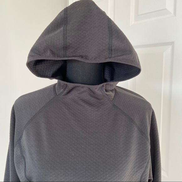 The North Face Lightweight Vaporwick Hoodie - Picture 2 of 16